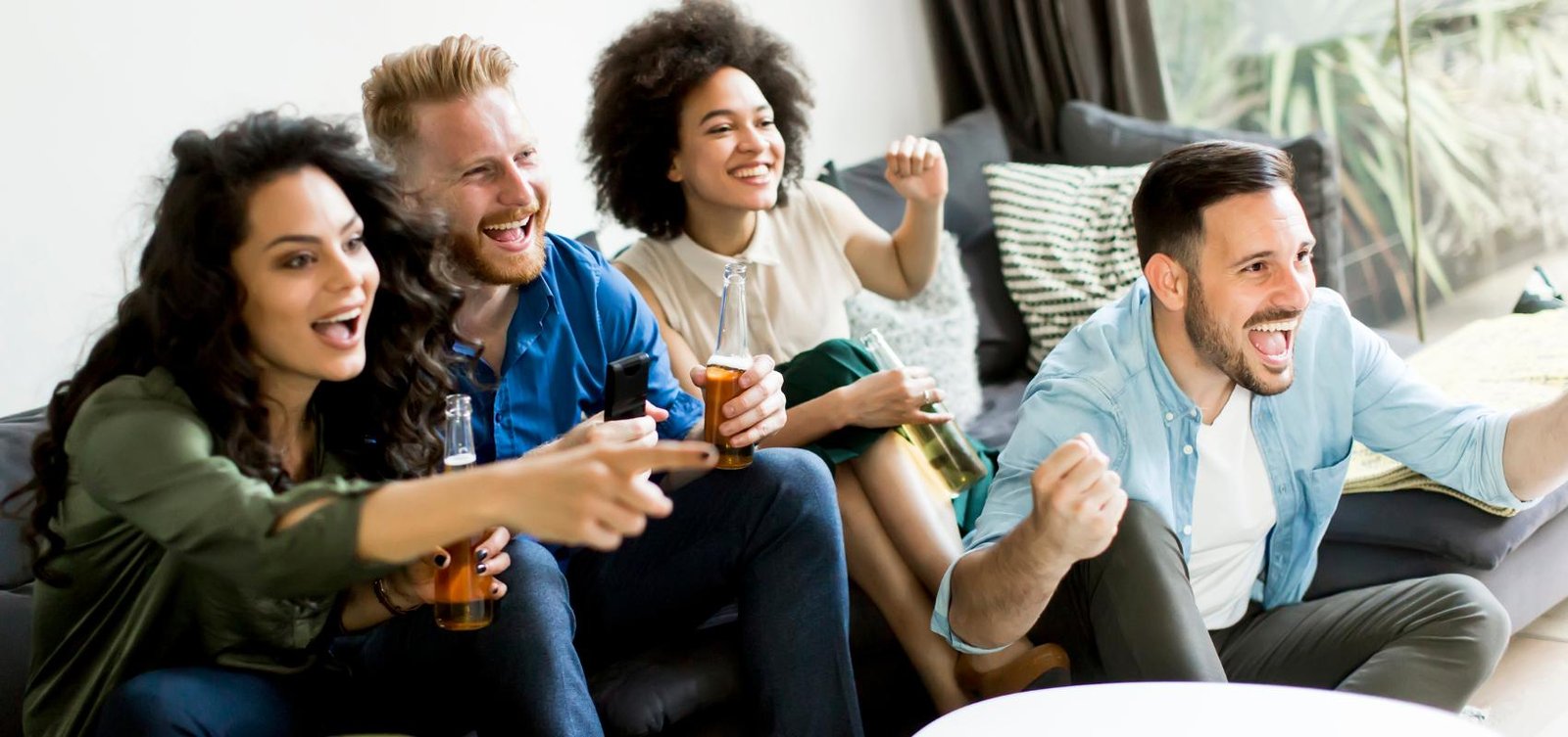 من نحن 2 اشتراكات IPTV
